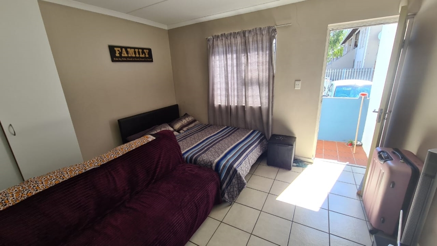  Bedroom Property for Sale in Maitland Western Cape